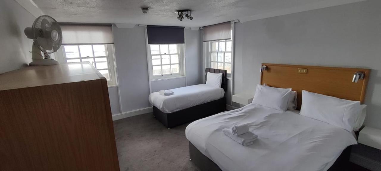 Royal Hotel, Bar & Grill Purfleet Buitenkant foto