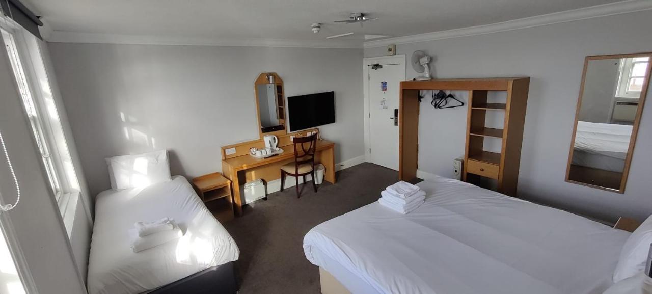 Royal Hotel, Bar & Grill Purfleet Buitenkant foto