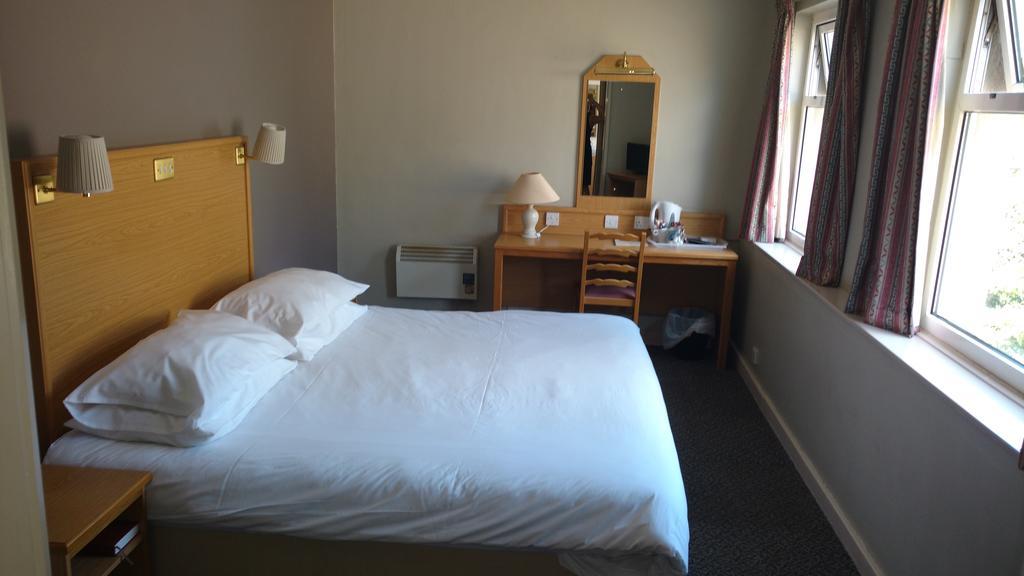 Royal Hotel, Bar & Grill Purfleet Buitenkant foto