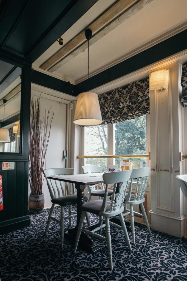 Royal Hotel, Bar & Grill Purfleet Buitenkant foto