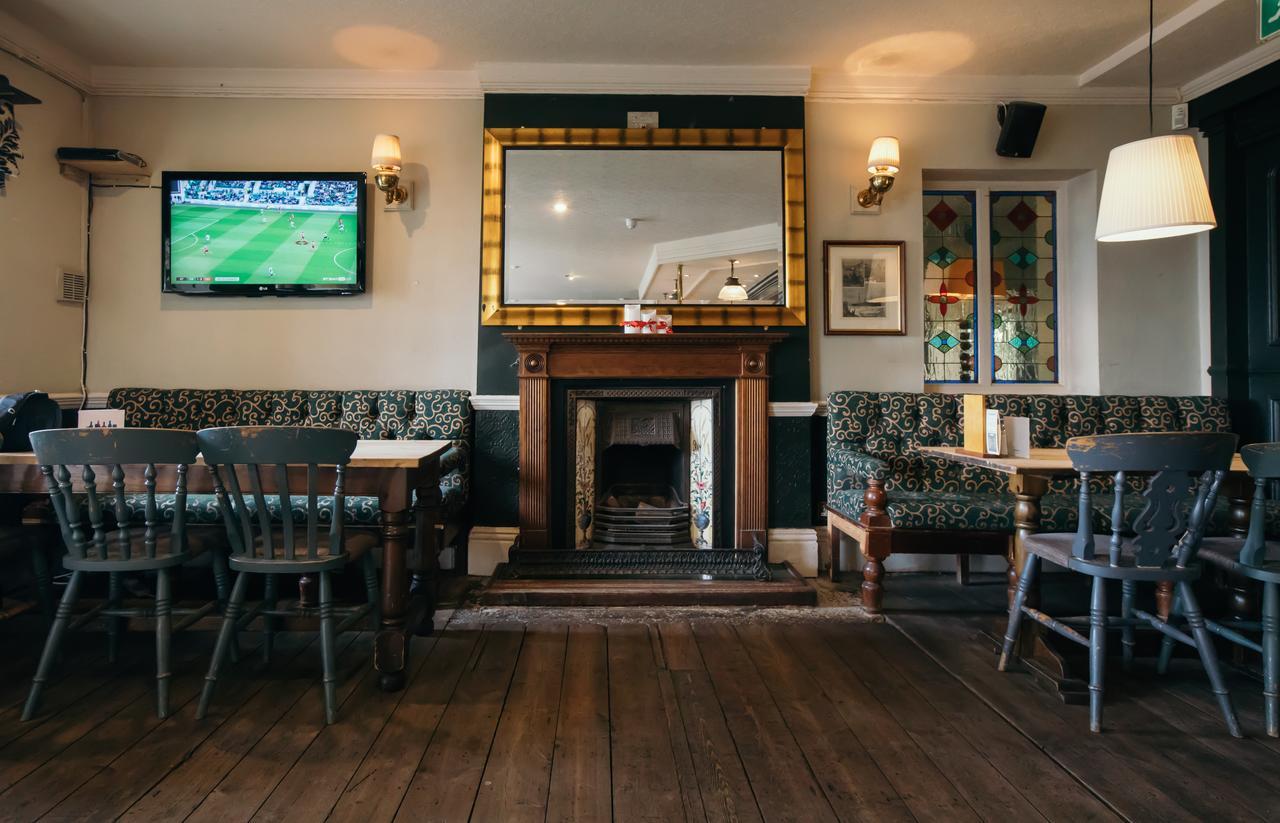 Royal Hotel, Bar & Grill Purfleet Buitenkant foto