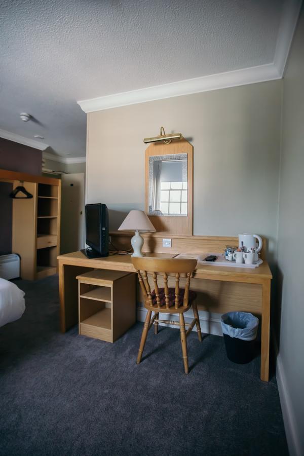 Royal Hotel, Bar & Grill Purfleet Buitenkant foto