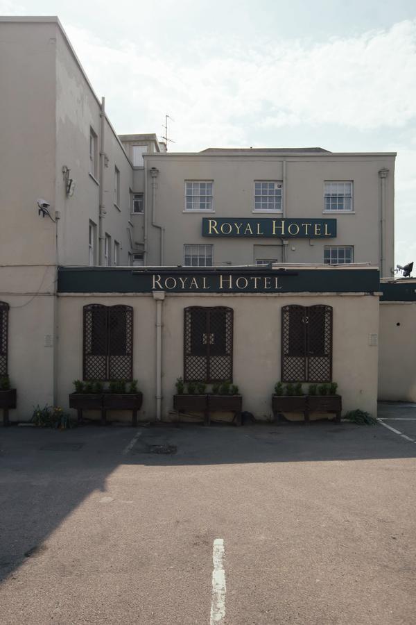 Royal Hotel, Bar & Grill Purfleet Buitenkant foto